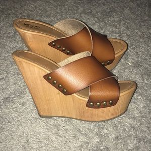 NWOB ... mossimo criss cross natural wood wedges